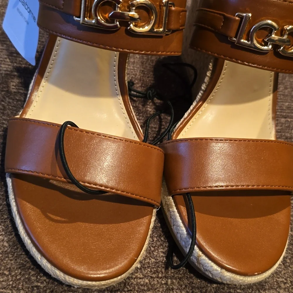 LIZ CLAIBORNE SIGNATURE WOMEN'S BROWN WEDGE SUMMER MEMORY FOAM SANDALS SIZE 7.5